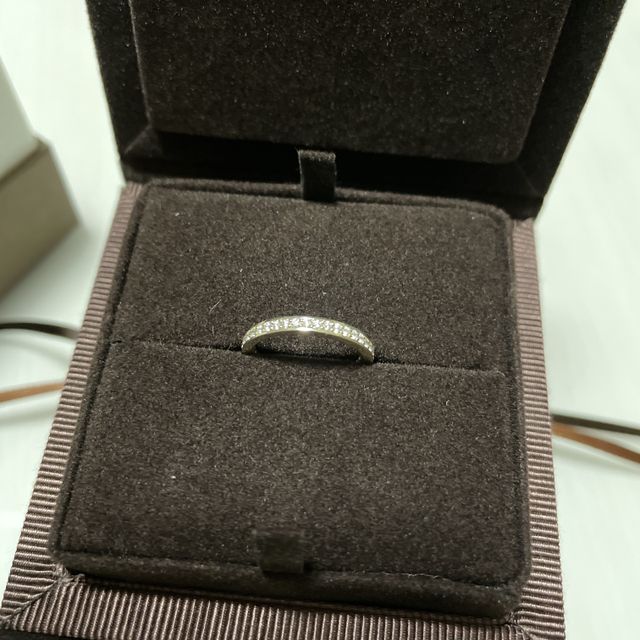 【PAVEO CHOCOLAT(パヴェオショコラ)の口コミ】 オーダーメイドが可能という事で。細めのリング、ゴージャスながらも主張…