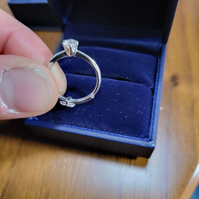 【銀座ダイヤモンドシライシの口コミ】 指輪のサイズが分からなかったため、後からサイズを変更できるサービスが…