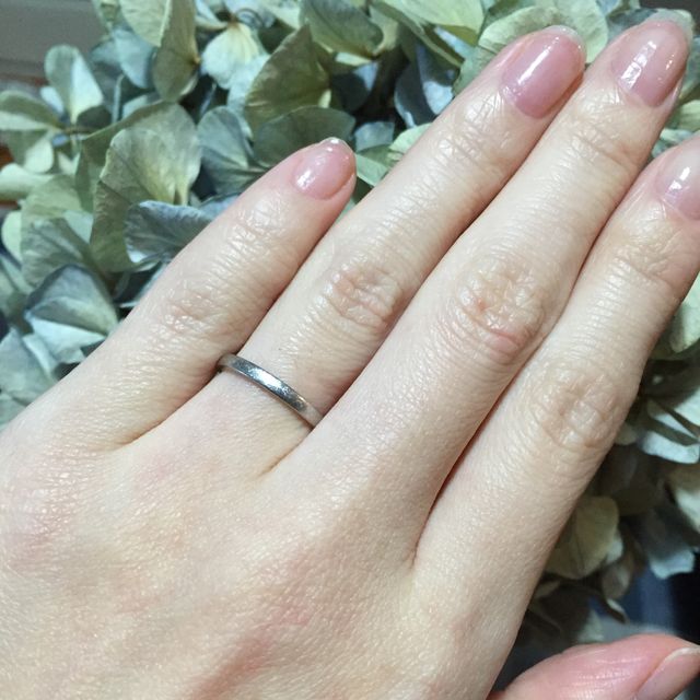 【銀座ダイヤモンドシライシの口コミ】 デザインが入っていないシンプルなものを探していました
金属アレルギーの…