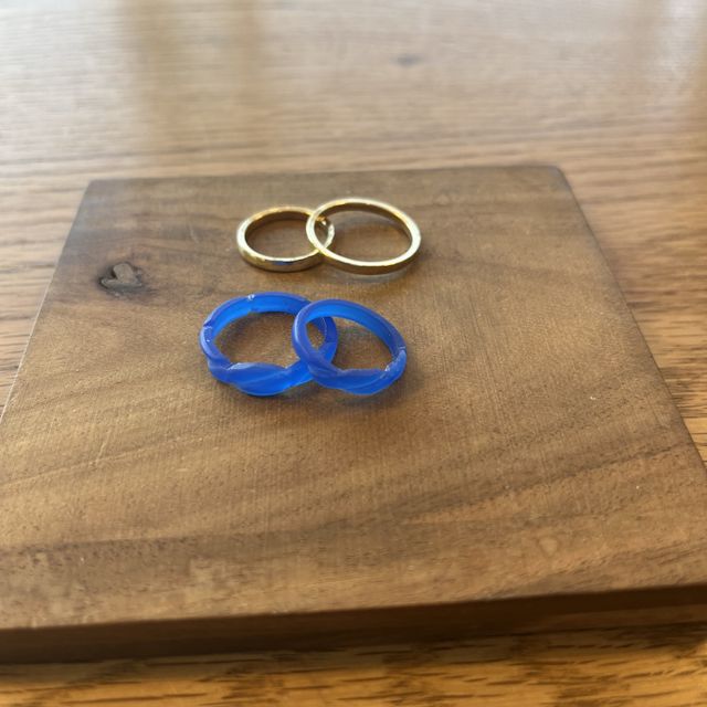 【CRAFY(クラフィ)の口コミ】 価格もそうですが、手作り感のある指輪を求めてて、色々調べてみたら手作…
