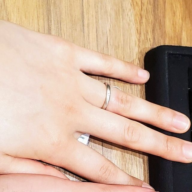 【BRILLIANCE+(ブリリアンスプラス)の口コミ】 つけ心地が最高です。鍛造製法なので、手に吸い付くようなつけ心地を感じ…