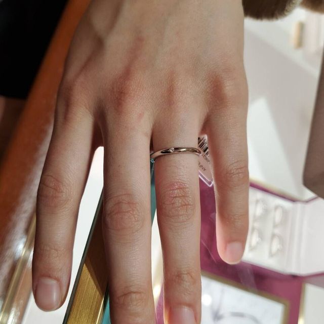 【ブルガリ(BVLGARI)の口コミ】 指輪はとてもシンプルでしたが、その中にゴージャス感があり、素敵でした…