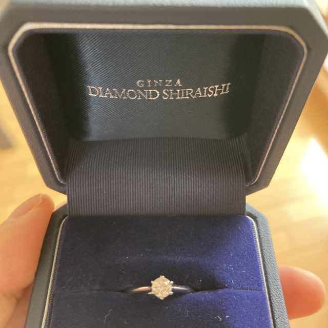 【銀座ダイヤモンドシライシの口コミ】 イメージ通りシンプルだけど輝きがあって最初のインパクトがあると思った…