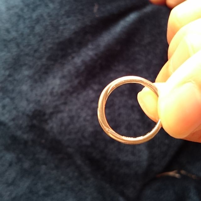 【銀座ダイヤモンドシライシの口コミ】 正直ねじりの入ったデザインは考えていなかったのですが、このリングに出…