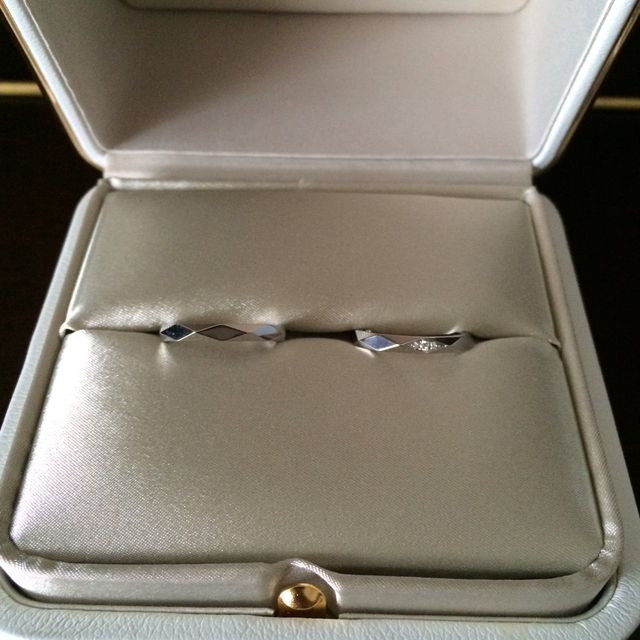 【ブシュロン(BOUCHERON)の口コミ】 もともとブシュロンのリングにしたいと思っていました。
主人が普段アクセ…