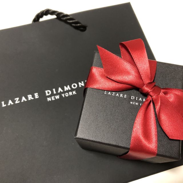 【ラザール ダイヤモンド(LAZARE DIAMOND)の口コミ】 ダイヤのカットにとてもこだわられているだけあって、ダイヤの輝きが他と…