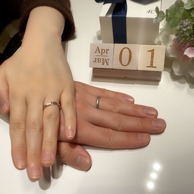 【4℃ BRIDAL(ヨンドシーブライダル)の口コミ】 販売店を3件巡った結果、1番初めに付けた指輪がお互いに1番しっくりきたの…
