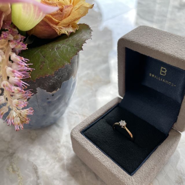 【BRILLIANCE+(ブリリアンスプラス)の口コミ】 ゴールドの素材でダイヤがよく輝くデザイン探しており、よく聞くブランド…