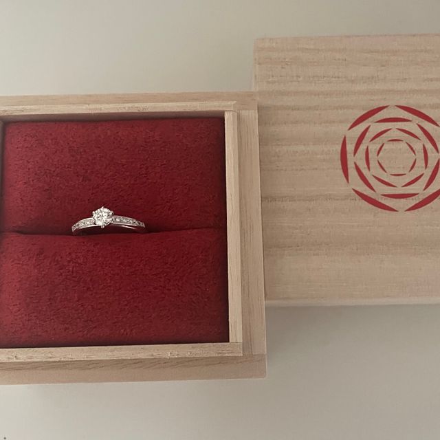 【出雲結(いずもゆい)の口コミ】 指輪のデザインが決め手になりました！彼女は時結、風結、縁結で迷ってい…