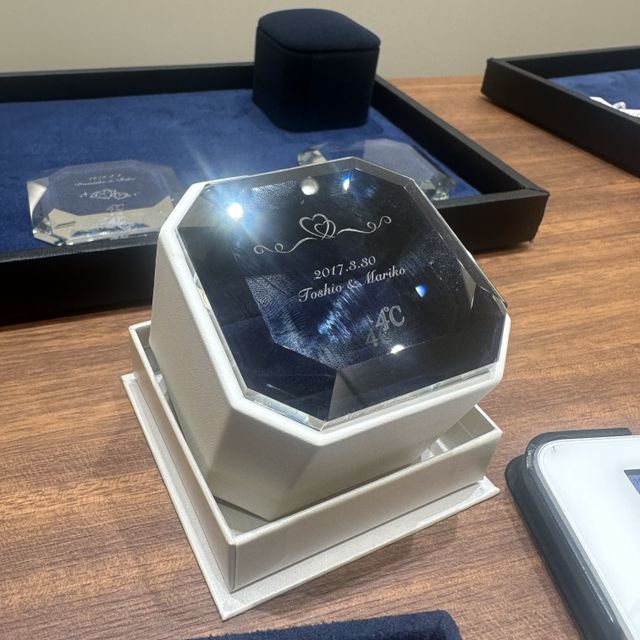 【4℃ BRIDAL(ヨンドシーブライダル)の口コミ】 価格帯がやすく、手を伸ばしやすいリングが多い印象でした。同じデザイン…