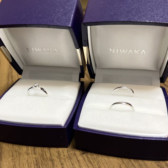 【俄(にわか)の口コミ】 2人で、どこの指輪にしようかと色々迷っていました。
一生つけるものだし…