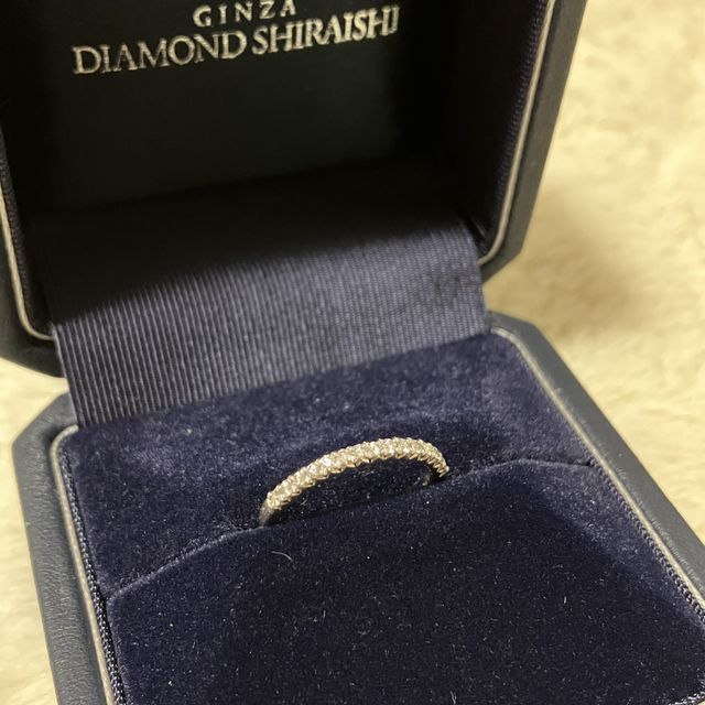 【銀座ダイヤモンドシライシの口コミ】 シンプルで細身
エタニティのデザインであること
20万以下であること

上…