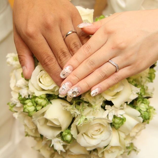 【カオキ　ダイヤモンド専門卸直営店の口コミ】 ストレートタイプのエンゲージリングとぴったり重ね付けできるのが決め手…