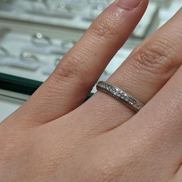 【アイプリモ(I-PRIMO)の口コミ】 ①指通りがなめらかで、つけ心地がダントツ良かったこと
アイプリモのリン…