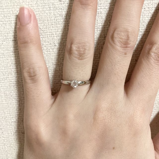 【STAR JEWELRY(スタージュエリー)の口コミ】 プロポーズ用に購入してくれました。

デザインは当日まで知らなかったの…