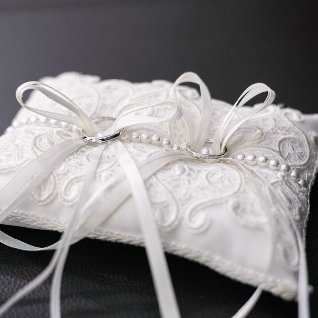 【銀座ダイヤモンドシライシの口コミ】 婚約指輪がストレートタイプだったので同じストレートの結婚指輪から探し…