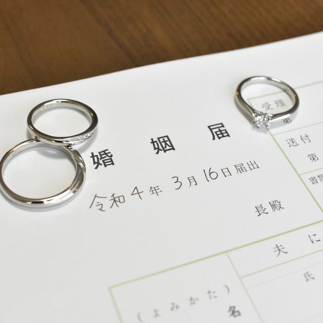 【銀座ダイヤモンドシライシの口コミ】 婚約指輪がストレートタイプだったので同じストレートの結婚指輪から探し…