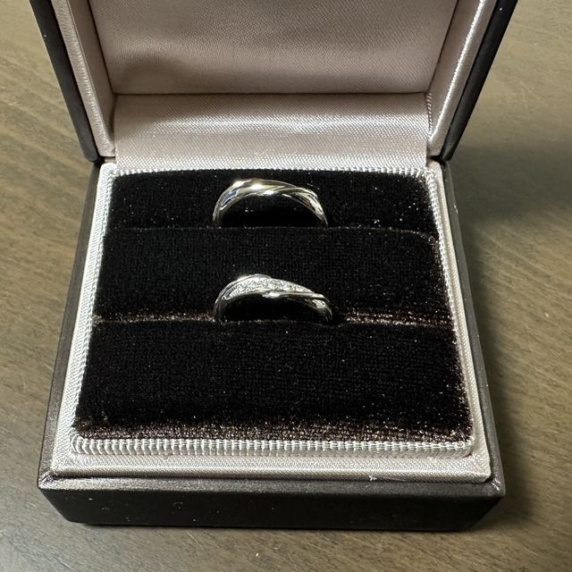 【アイプリモ(I-PRIMO)の口コミ】 デザインもそこまで派手でなく、尚且つシンプルすぎないとても綺麗な指輪…