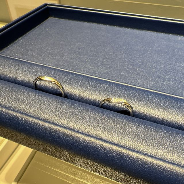 【銀座ダイヤモンドシライシの口コミ】 最初は別のデザインを第一候補に伺ったのですが、紹介していただいたデザ…