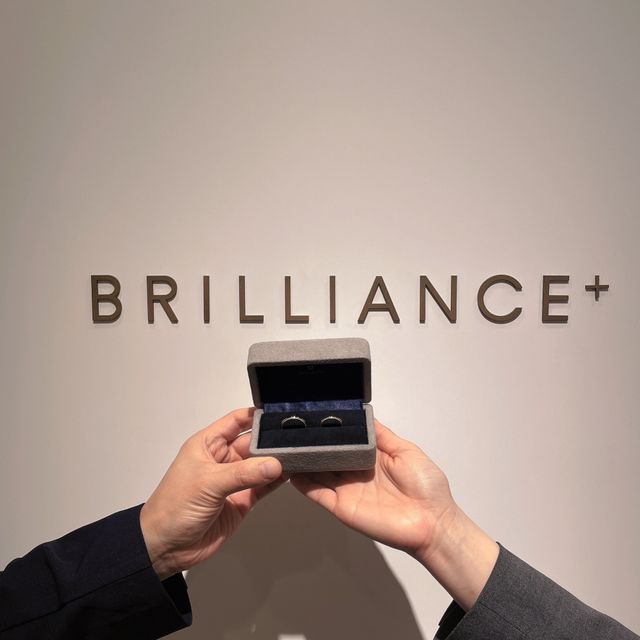 【BRILLIANCE+(ブリリアンスプラス)の口コミ】 ブリリアンス+で婚約指輪を購入しました。
ダイヤモンドの選択肢が多く、…