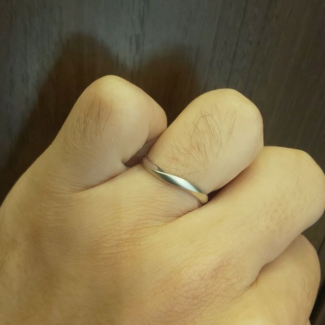 【銀座ダイヤモンドシライシの口コミ】 価格がお手頃で、自分の好みのシンプルなデザインがあったので決めました…