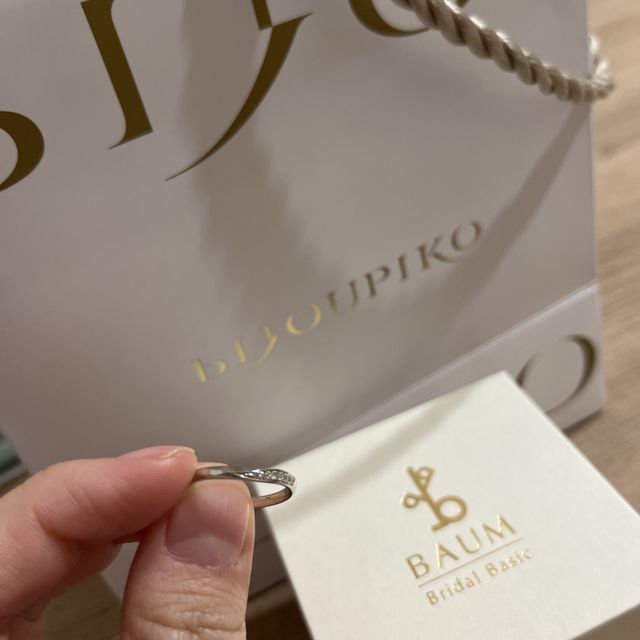 【BAUM(バーム)の口コミ】 ダイヤとひねりとボコボコした柄全部を取り揃えた指輪はなかなかなかった…