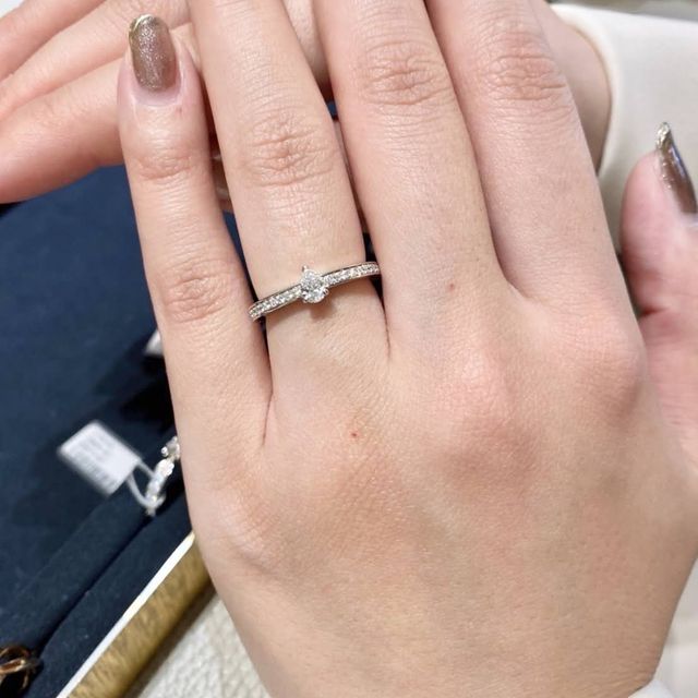 【ショーメ(CHAUMET)の口コミ】 セレナードコレクションは昨年2月より販売を始めた新作で、センターダイヤ…