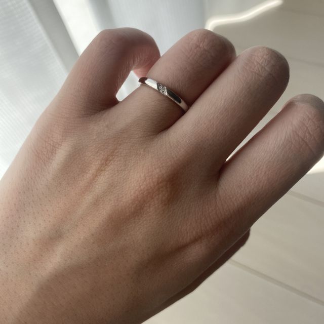 【銀座ダイヤモンドシライシの口コミ】 指輪のデザインと価格で決めました。男女別々のデザインも検討しましたが…