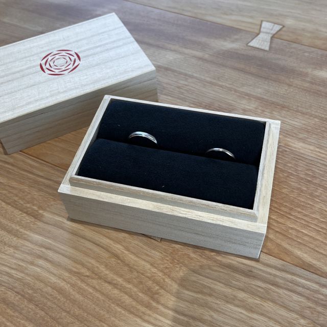 【出雲結(いずもゆい)の口コミ】 価格帯とデザインで決めました。
シンプルで細身のものが希望だったので、…