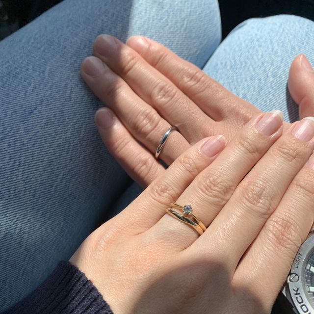 【銀座ダイヤモンドシライシの口コミ】 シンプルながらにもデザイン性のある指輪でとても気に入り、今回のデザイ…