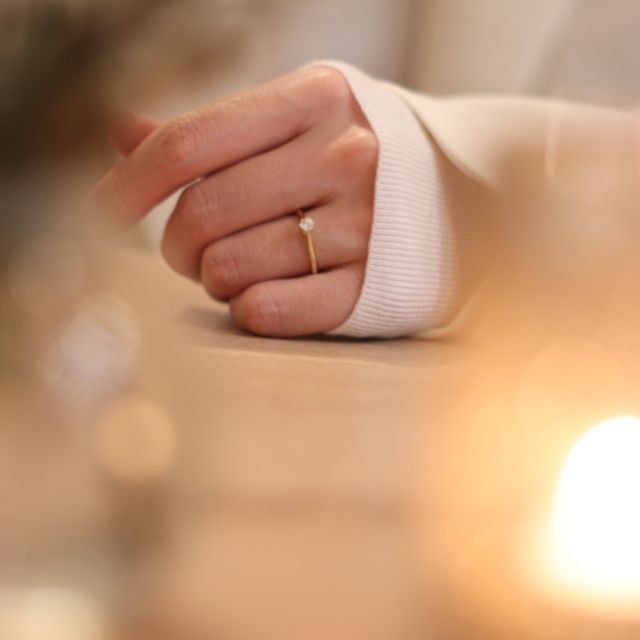 【銀座ダイヤモンドシライシの口コミ】 シンプルながらにもデザイン性のある指輪でとても気に入り、今回のデザイ…