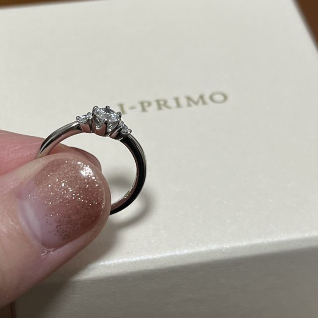 【アイプリモ(I-PRIMO)の口コミ】 普段指輪をしないので、試着をした時にこんなにも指が綺麗に見えるのかと…