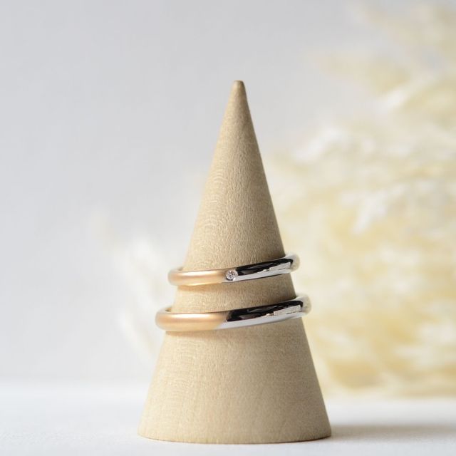 【CRAFY(クラフィ)の口コミ】 指輪のデザインがシンプルな物からエレガントな物や指輪の表面にエイジン…