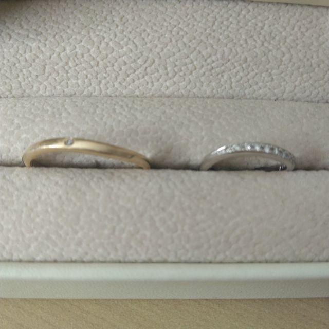 【有馬明治堂の口コミ】 指輪のデザインと価格で購入を決めました。
指輪の素材はイエローゴールド…