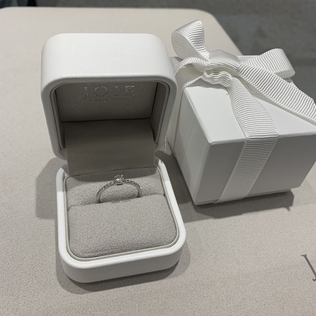 【Joie de treat.(ジョア・ドゥ・トリート)の口コミ】 フルエタニティ＋センターダイヤで、どこから見てもキラキラしている満足…