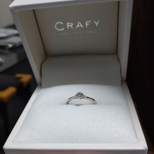 【CRAFY(クラフィ)の口コミ】 デザインは手作りで自分のイメージする形に作れるのが良かった。
リングの…
