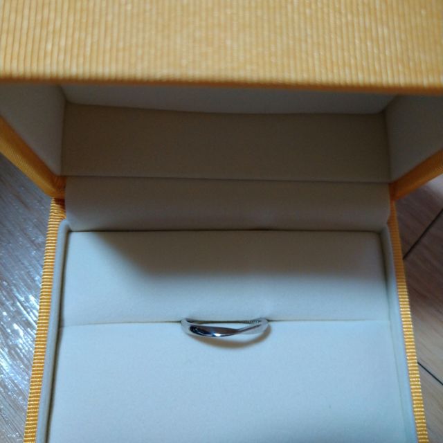 【ケイウノ ブライダル(K.UNO BRIDAL)の口コミ】 お値段もかなり悩み考えましたが、二人共、関節が太く、指がゴツゴツして…