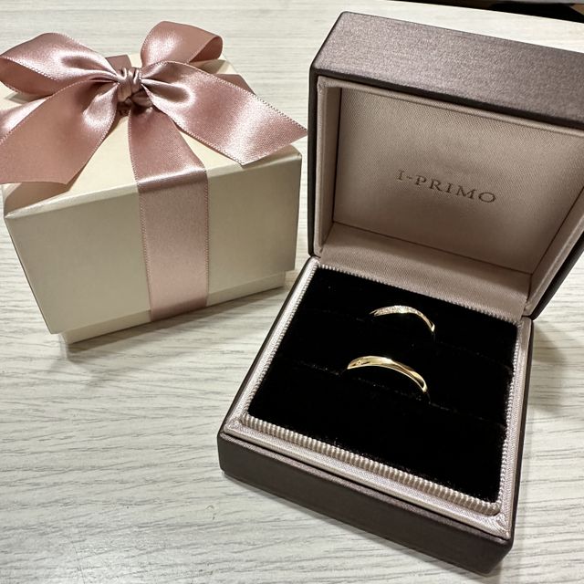 【アイプリモ(I-PRIMO)の口コミ】 ひねりタイプの指輪のデザインと、ダイヤモンドの数と輝きが気に入ったた…