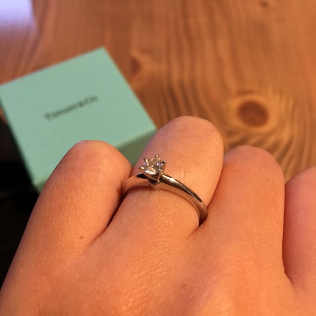 【ティファニー(Tiffany & Co.)の口コミ】 とにかく店員さんの接客が良く、ここにしようと決めた。指輪もシンプルな…