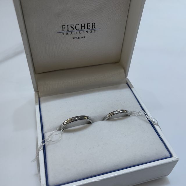【FISCHER(フィッシャー)の口コミ】 仕事中もつける予定なのでシンプルなリングを選びました。シンプルでも人…