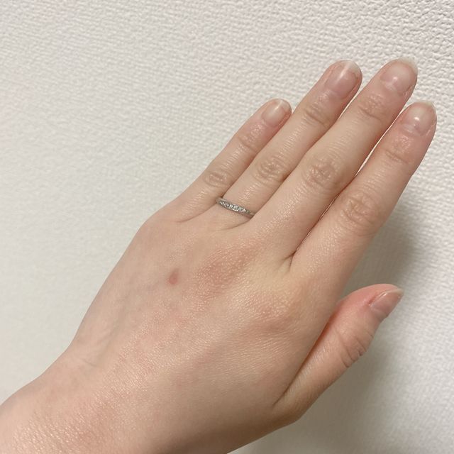 【et.lu(エトル)の口コミ】 デザインもブランドも決まっていませんでしたが、実際にたくさんの指輪を…