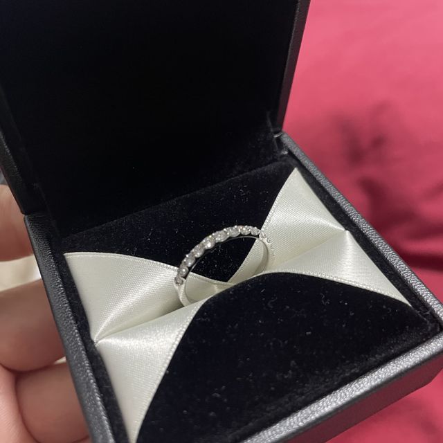 【エクセルコダイヤモンド(EXELCO DIAMOND)の口コミ】 普段使いできるものを選びました！
大きな粒も大変魅力的ですが、周りの友…