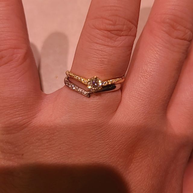 【BIJOUPIKO(ビジュピコ)の口コミ】 デザインが気に入りました。結婚指輪を先に買ってしまったので結婚指輪に…