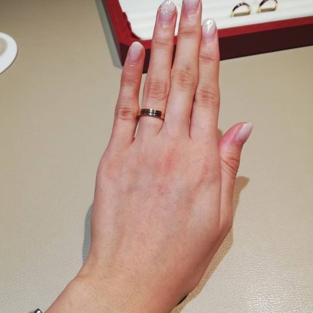 【カルティエ(Cartier)の口コミ】 『結婚指輪で気になっていたのは3点』
①トリニティウェディング
②マイヨン…