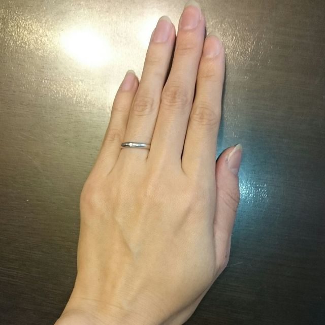 【カルティエ(Cartier)の口コミ】 リングが丸みを帯びたデザインだったので、指当たりがとても良く、つけて…