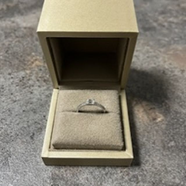 【和光ブライダルブティックギンザの口コミ】 華奢で普段使いしやすいデザインですが、婚約指輪らしい華やかさも兼ね備…