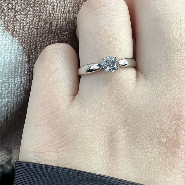 【ティファニー(Tiffany & Co.)の口コミ】 とにかくデザインが可愛くて好みでした。ダイヤも大きく見えるような気が…