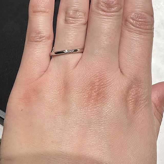 【ティファニー(Tiffany & Co.)の口コミ】 とにかく可愛い！！ストレートラインの指輪にダイヤ3石でシンプルながらも…