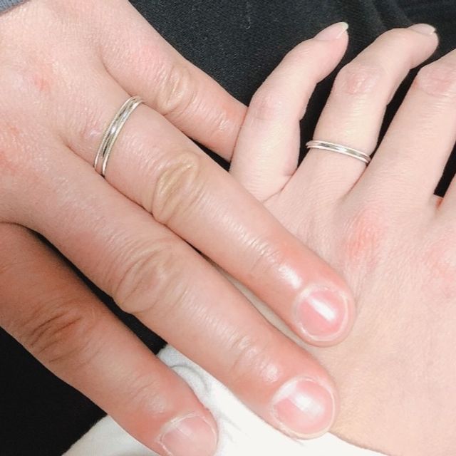 【ティファニー(Tiffany & Co.)の口コミ】 シンプルで服装問わず着用しやすいです。
良く見るとデザインも凝っていて…