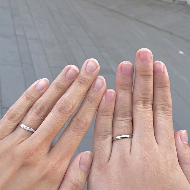 【BONDS(ボンズ)の口コミ】 ウェーブデザインのため指にも馴染みやすく、ダイヤも綺麗に見えます。こ…